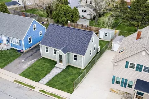 37 Vine St, New Bedford, MA 02740
