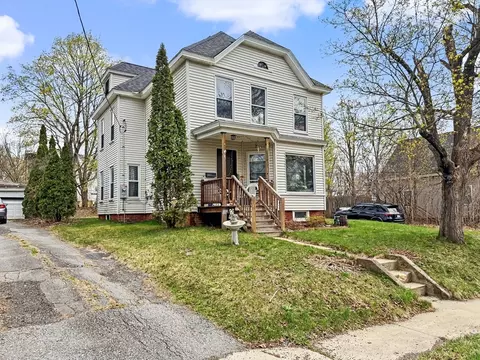 49 Juniper St, Winchendon, MA 01475