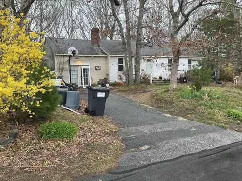 4 Blackthorn Path, Forestdale, MA 02644