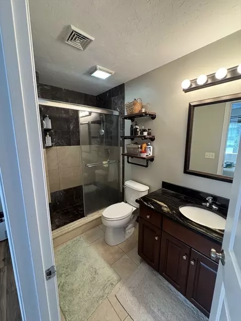 89 E Mountain St, Worcester, MA 01606 photo 9