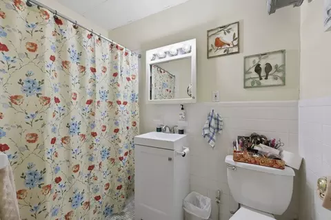 Bath - 91 E Park St, Springfield, MA 01105 photo 1 of 1