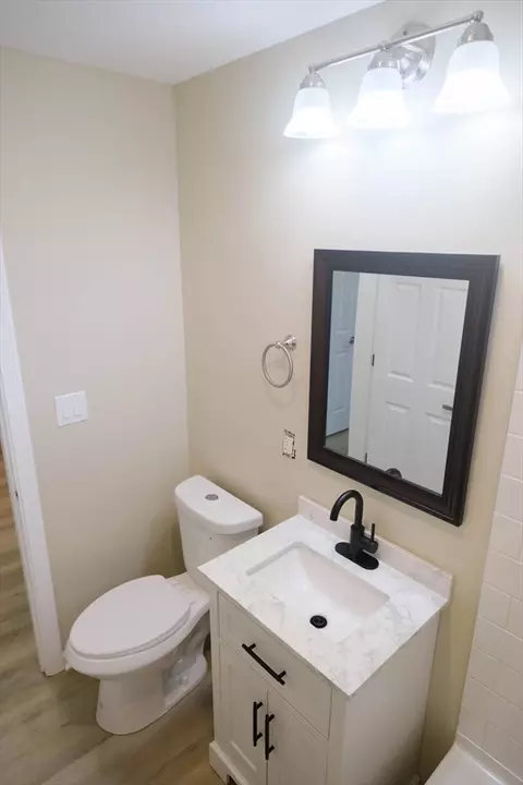 23 Eldert St, Springfield, MA 01109 photo 13