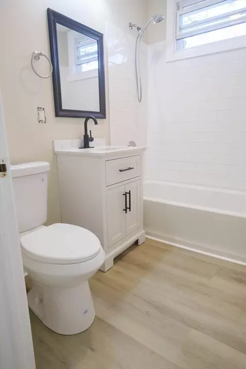 23 Eldert St, Springfield, MA 01109 photo 12