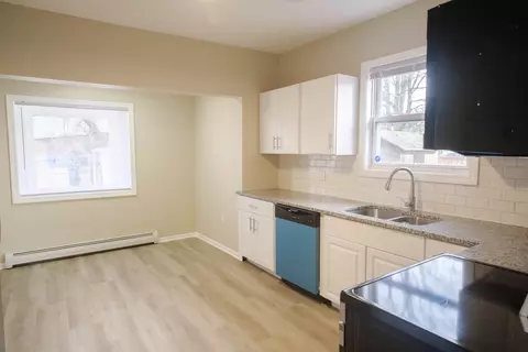 23 Eldert St, Springfield, MA 01109 photo 9