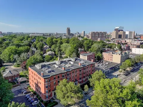 1064 Beacon St #12A, Brookline, MA 02446