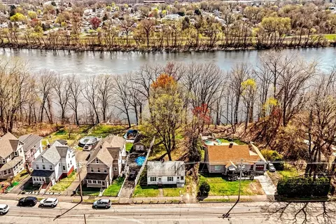 964 Main St, Holyoke, MA 01040