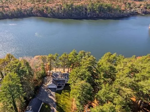 31 Larkspur Ln, Plymouth, MA 02360