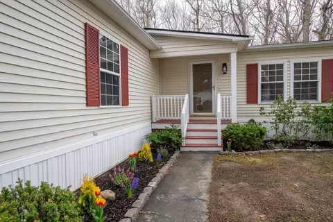 50 Highland St #242, Taunton, MA 02780