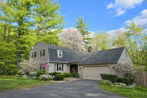 6 Blueberry Hill Rd, Wilbraham, MA 01095