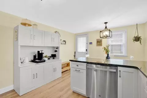 106 Maebeth St, Springfield, MA 01119 photo 11