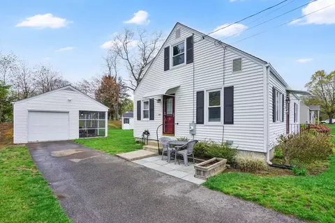 106 Maebeth St, Springfield, MA 01119 photo 3