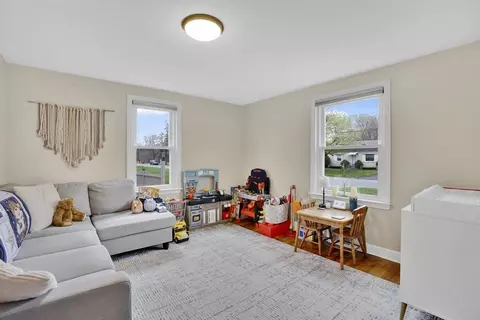 106 Maebeth St, Springfield, MA 01119 photo 16