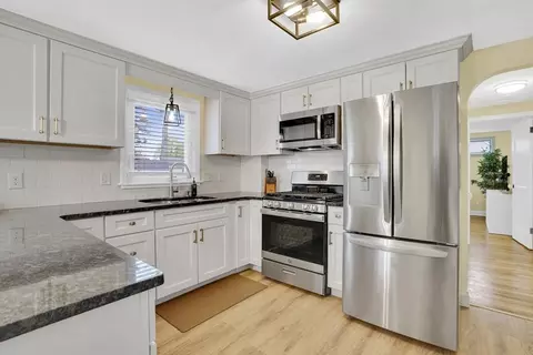 106 Maebeth St, Springfield, MA 01119 photo 10