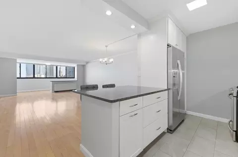 9 Hawthorne Pl #11J, Boston, MA 02114