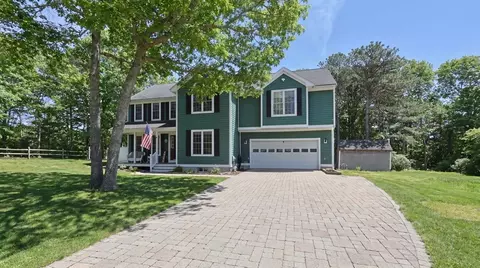 14 Sir Lancelot Dr, Bourne, MA 02532