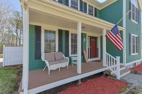 14 Sir Lancelot Dr, Bourne, MA 02532 photo 4