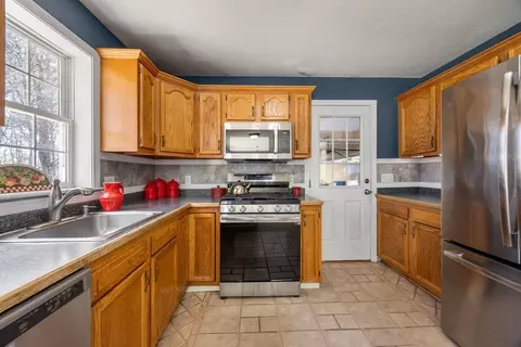 14 Sir Lancelot Dr, Bourne, MA 02532 photo 12