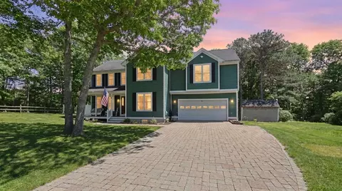 14 Sir Lancelot Dr, Bourne, MA 02532 photo 2
