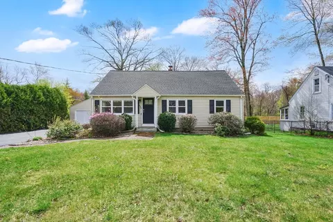 208 School St, Agawam, MA 01001