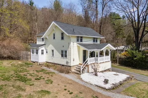 87 Highland Ave, Russell, MA 01071