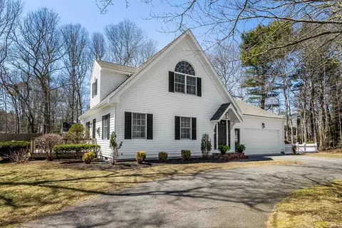 49 Rivers End Rd, Teaticket, MA 02536