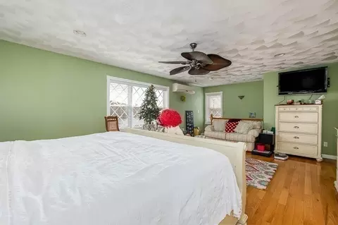Bedroom - 26 Washington Dr, Wareham, MA 02571 photo 4 of 4