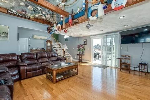 Living - 26 Washington Dr, Wareham, MA 02571 photo 2 of 3