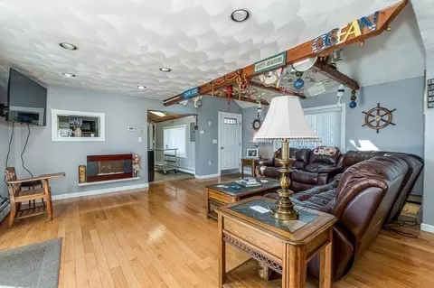 Living - 26 Washington Dr, Wareham, MA 02571 photo 1 of 3