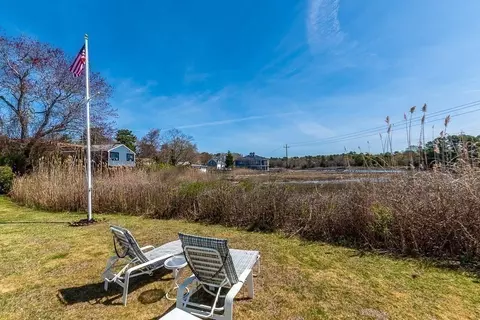 Exterior - 26 Washington Dr, Wareham, MA 02571 photo 7 of 10