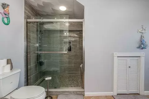 Bath - 26 Washington Dr, Wareham, MA 02571 photo 4 of 5