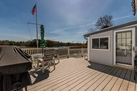 Exterior - 26 Washington Dr, Wareham, MA 02571 photo 10 of 10