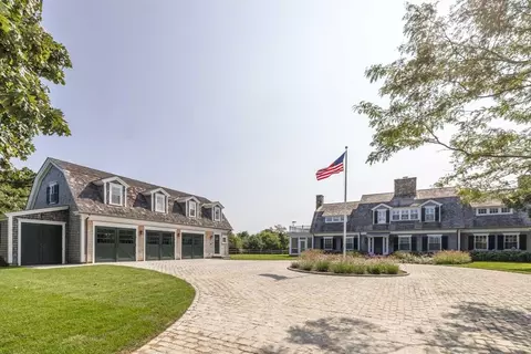 24 Katama Bay View Rd, Edgartown, MA 02539