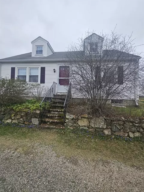 153 Middle Rd, Newbury, MA 01922