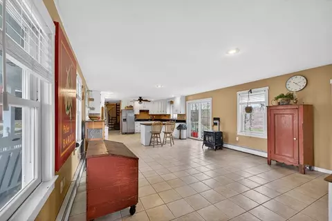 Entry Way - 47 Singletary Ave, Sutton, MA 01590 photo 1 of 10