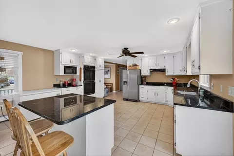 Kitchen - 47 Singletary Ave, Sutton, MA 01590 photo 2 of 3