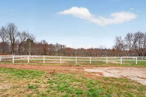 Exterior - 47 Singletary Ave, Sutton, MA 01590 photo 3 of 3