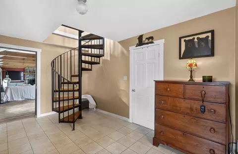 Entry Way - 47 Singletary Ave, Sutton, MA 01590 photo 2 of 10