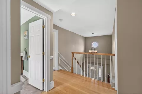 Entry Way - 47 Singletary Ave, Sutton, MA 01590 photo 4 of 10
