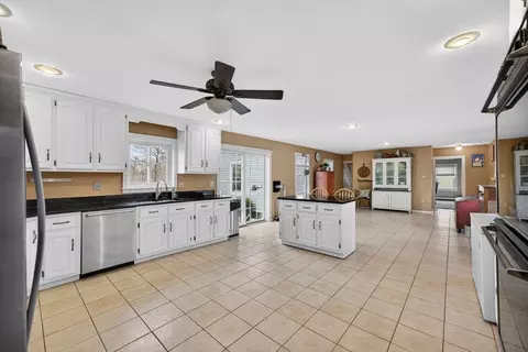 Kitchen - 47 Singletary Ave, Sutton, MA 01590 photo 3 of 3