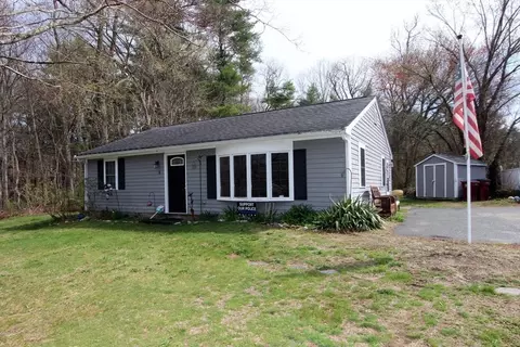 8 Carmel St, Middleboro, MA 02346