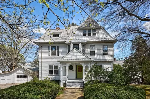 27 Crescent St, Northampton, MA 01060