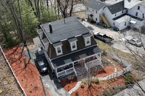 17 Fairview St, Fitchburg, MA 01420