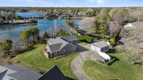 30 Captain Nickerson Ln, Dennis, MA 02660