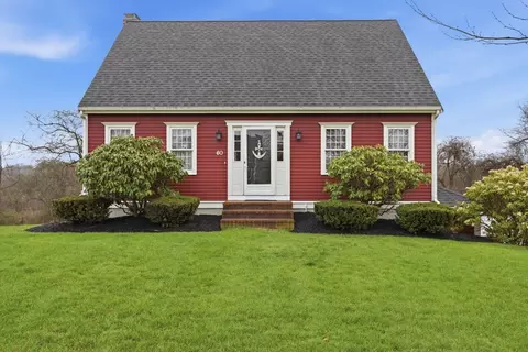 60 Old Farm Rd, Bridgewater, MA 02324