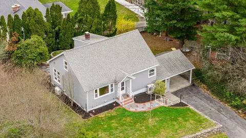 9 Burt St, Acushnet, MA 02743 photo 2