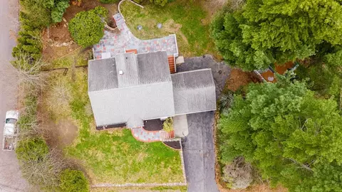 9 Burt St, Acushnet, MA 02743 photo 6