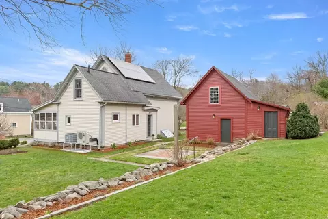35 Addison St, Essex, MA 01929