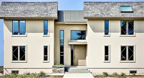 73 Beverly Rd, Brookline, MA 02467