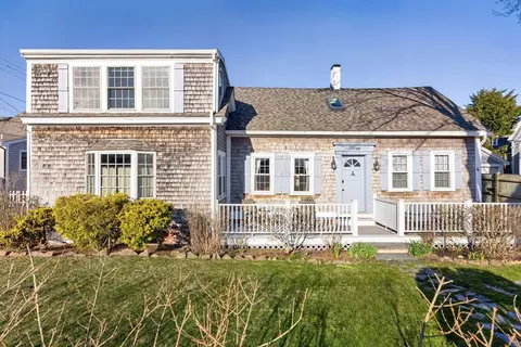 3 Kendall Ln UNIT B3, Provincetown, MA 02657
