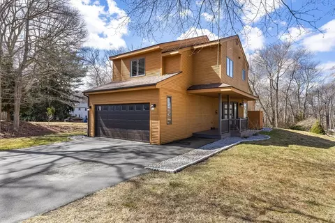 14 South Trl, Narragansett, RI 02882